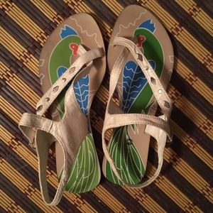 NOT FOR SALE SunnyFeet white flats size 6.